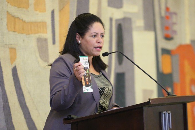 Cíntia Matos, presidente da seção brasileira da Aliança Internacional das
Mulheres do Café, fala sobre a questão de gênero na cadeia produtiva