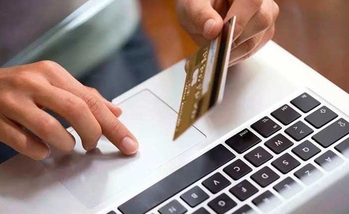 e-commerce-08-09-750x430