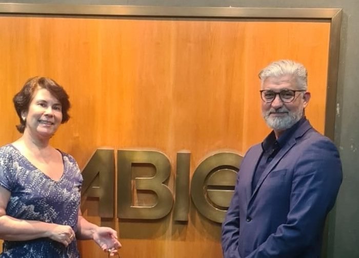 ABIC recebe Vanusia (Capa)