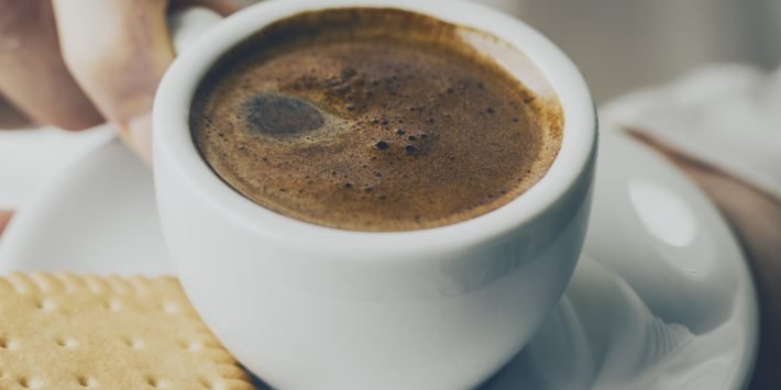 afé está associado a um menor risco de desenvolver demência e AVC