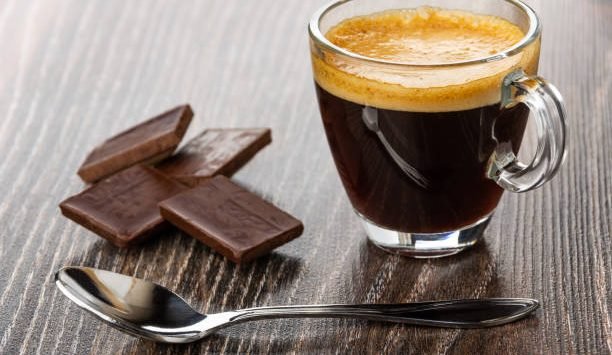 Texto chocolate e café.