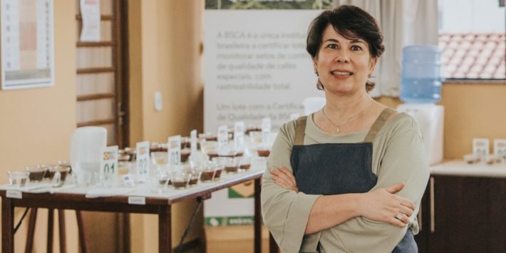 Vanusia Diretora Executiva OIC