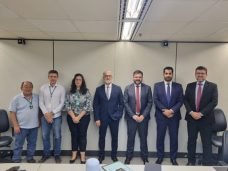 Participantes da reunião sobre POC