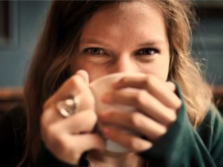 café ajuda na hidratação do corpo